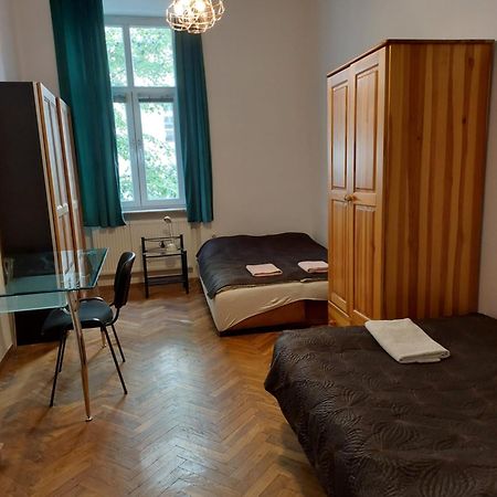 Apartment Mariacki Tower Krakow Exterior photo
