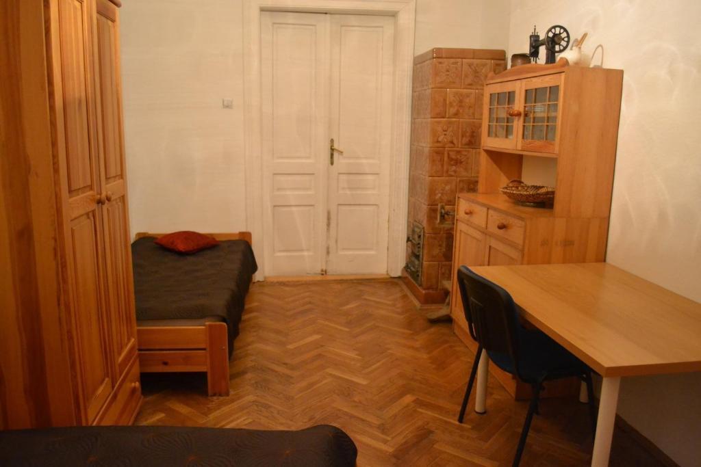 Apartment Mariacki Tower Krakow Exterior photo